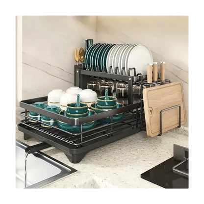 égouttoir à vaisselle, positionné de façon verticale, dans une cuisine 